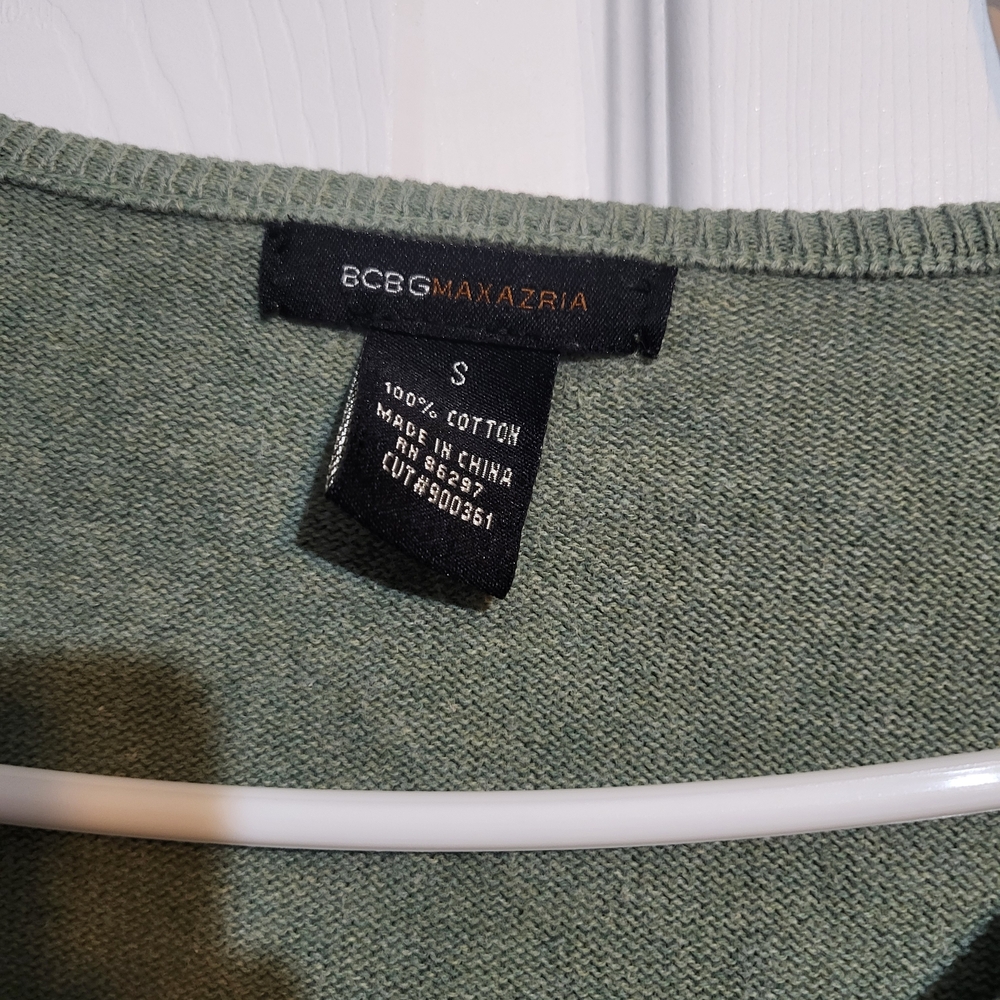 Green V-Neck Sweater - Picture 2 of 4